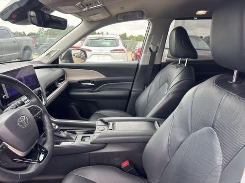 Storm Cloud 2024 Toyota Grand Highlander Limited