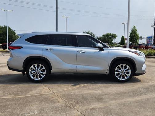 2022 Toyota Highlander Hybrid Limited