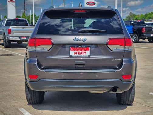 2020 Jeep Grand Cherokee Laredo