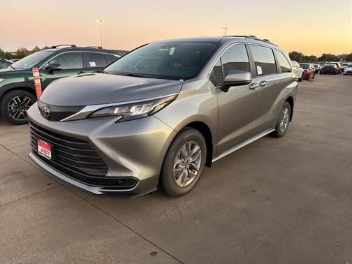 2026 Toyota Sienna LE