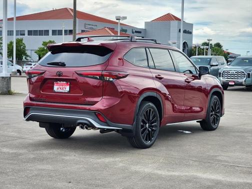 2025 Toyota Highlander XSE