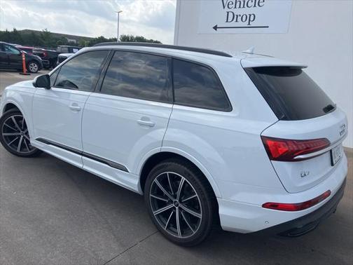 2021 Audi Q7 55 Prestige
