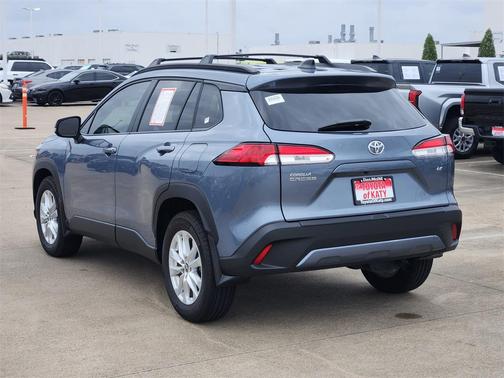 2025 Toyota Corolla Cross LE