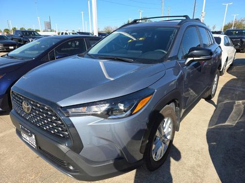 2025 Toyota Corolla Cross LE