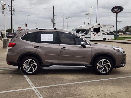 2023 Subaru Forester Touring