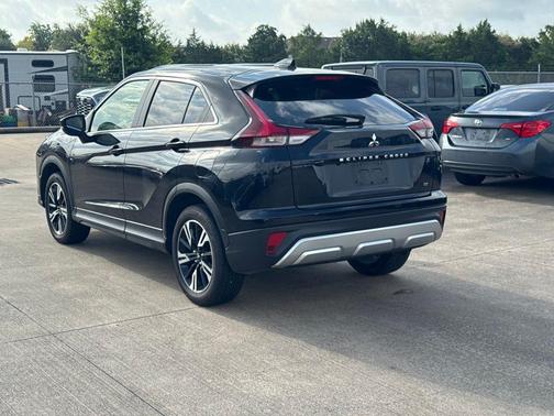 Labrador Black Pearl 2025 Mitsubishi Eclipse Cross SE
