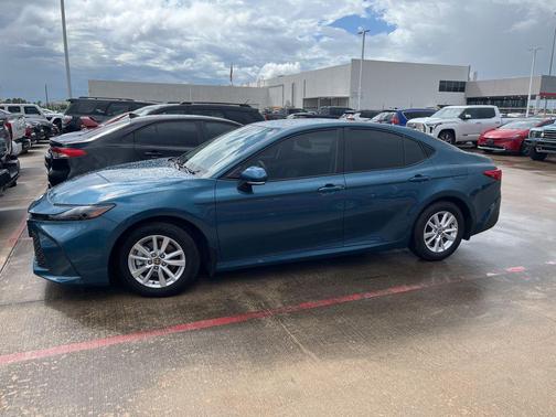 Ocean 2025 Toyota Camry LE