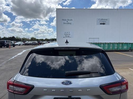 Iconic Silver Metallic 2023 Ford Escape Active