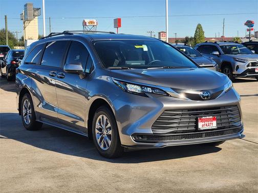 2026 Toyota Sienna LE