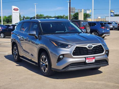 Heavy Metal 2025 Toyota Highlander Hybrid XLE