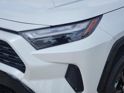 2025 Toyota RAV4 Hybrid SE