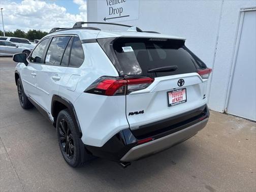 2025 Toyota RAV4 Hybrid SE