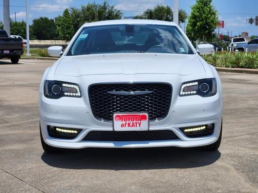 2022 Chrysler 300 Touring