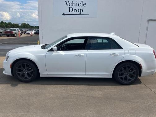 2022 Chrysler 300 Touring