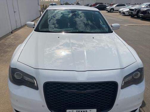 2022 Chrysler 300 Touring