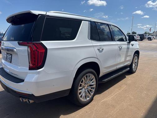 White Frost Tricoat 2024 GMC Yukon Denali