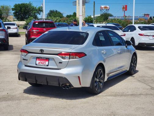 Classic Silver Metallic 2026 Toyota Corolla SE