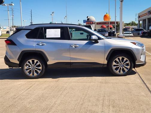 2020 Toyota RAV4 XLE Premium