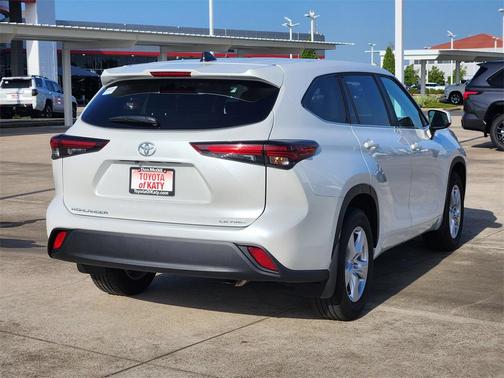 2024 Toyota Highlander LE