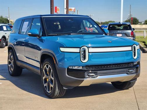 2023 Rivian R1S Adventure