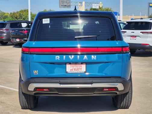 2023 Rivian R1S Adventure
