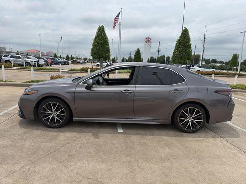 Predawn Gray Mica 2023 Toyota Camry SE