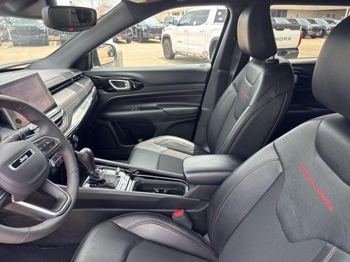 Diamond Black Crystal Pearlcoat 2025 Jeep Compass Trailhawk