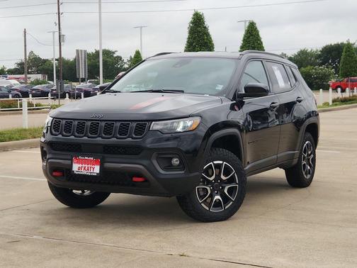 Diamond Black Crystal Pearlcoat 2025 Jeep Compass Trailhawk