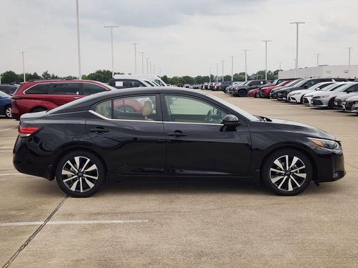 Super Black 2024 Nissan Sentra SV