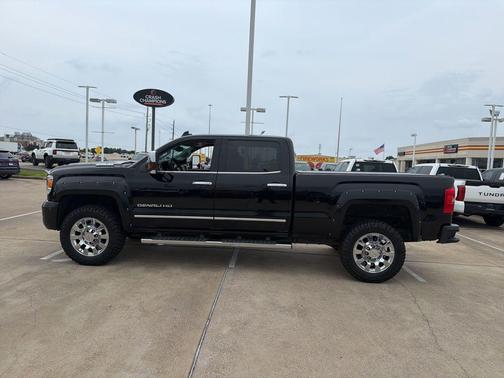 Onyx Black 2019 GMC Sierra 2500 Denali