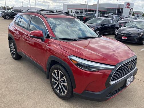 2024 Toyota Corolla Cross XLE