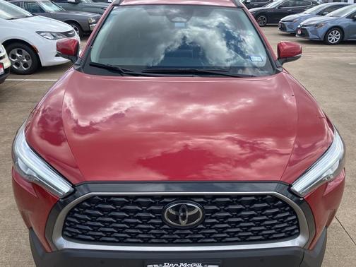 2024 Toyota Corolla Cross XLE