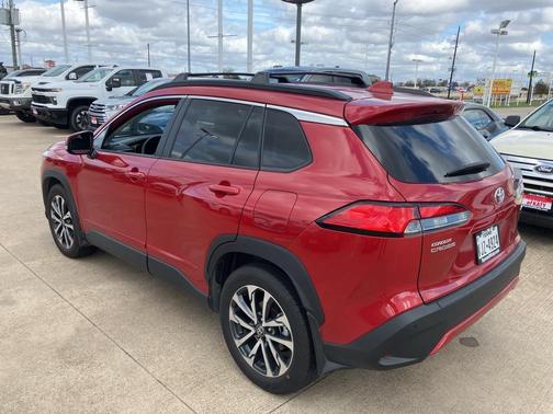 2024 Toyota Corolla Cross XLE