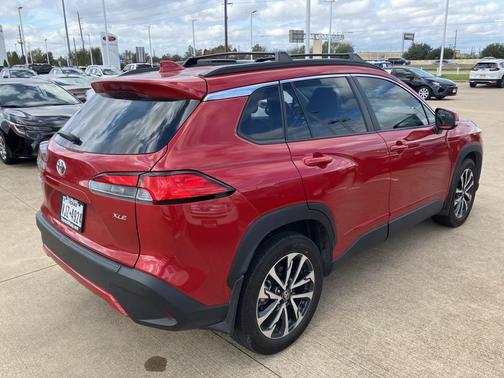 2024 Toyota Corolla Cross XLE