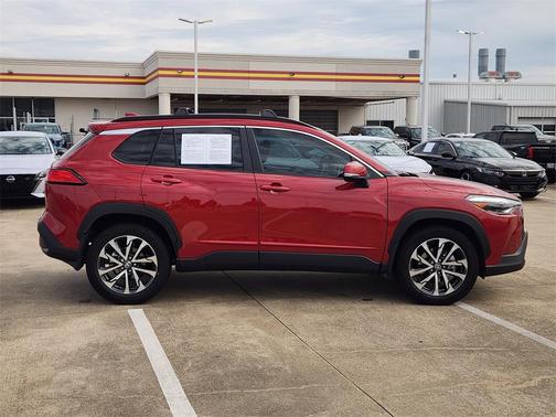 2024 Toyota Corolla Cross XLE