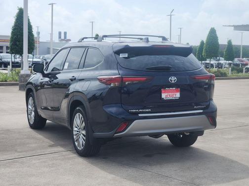 Bluprint 2026 Toyota Highlander Hybrid Platinum