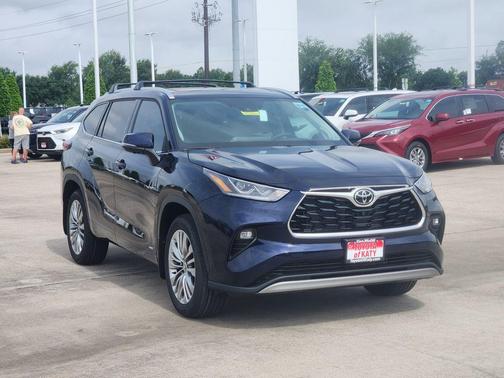 Bluprint 2026 Toyota Highlander Hybrid Platinum
