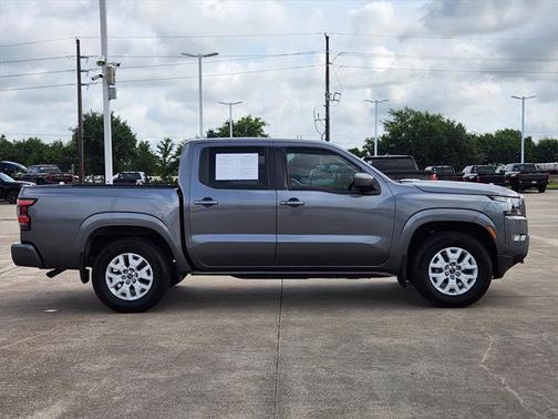 2023 Nissan Frontier SV