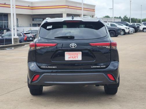 Midnight Black 2023 Toyota Highlander Limited