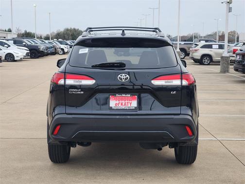 2025 Toyota Corolla Cross LE