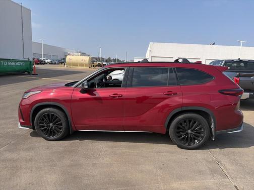 2024 Toyota Highlander XSE