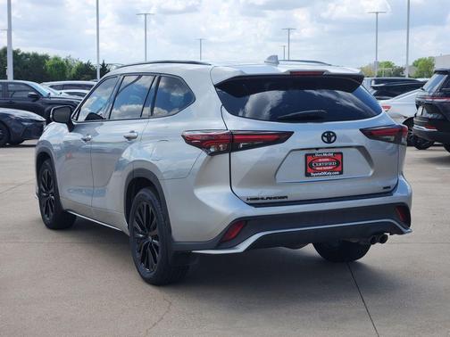 Celestial Silver 2024 Toyota Highlander XSE