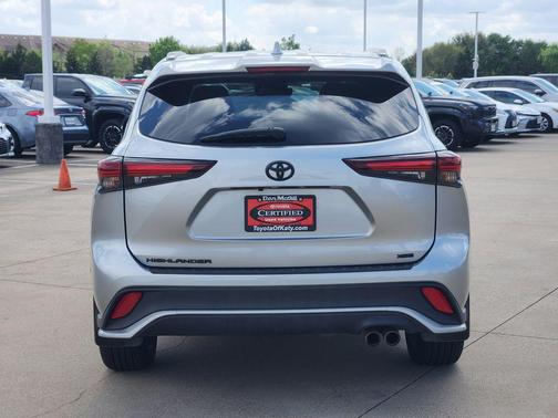 Celestial Silver 2024 Toyota Highlander XSE