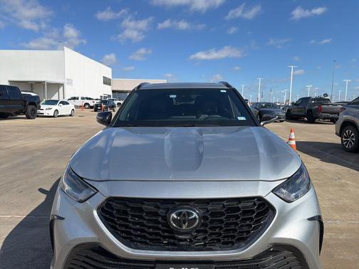 Celestial Silver 2024 Toyota Highlander XSE