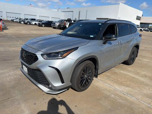 Celestial Silver 2024 Toyota Highlander XSE
