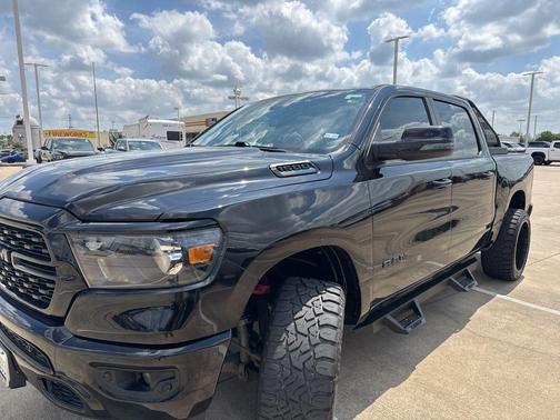 Diamond Black Crystal Pearlcoat 2023 RAM 1500 Big Horn/Lone Star