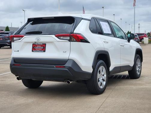 2023 Toyota RAV4 LE