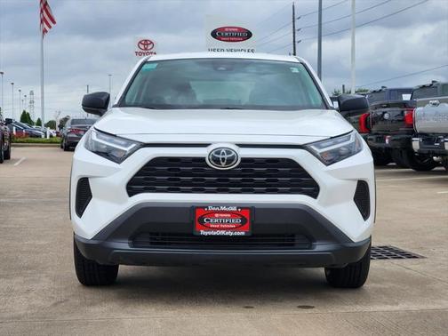 2023 Toyota RAV4 LE