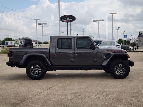 2024 Jeep Gladiator Mojave X