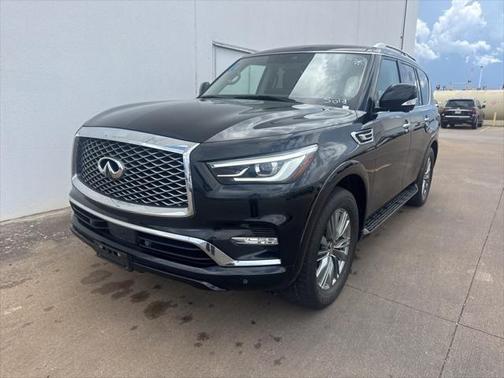 2022 INFINITI QX80 Luxe